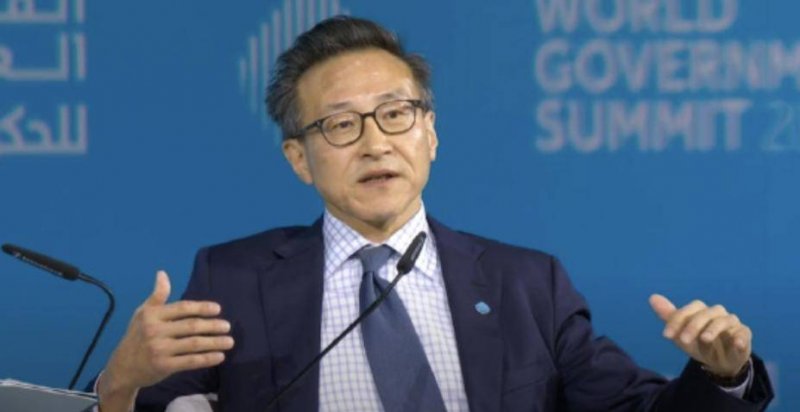 兩樣平凡的東西碰在一起就不平凡了，例如賓士 AMG 的藍牙輪胎